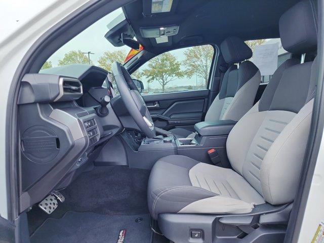 2024 Toyota Tacoma 2WD 2WD SR5 Double Cab 5' Bed AT (SE)