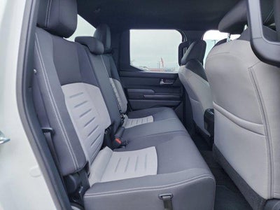 2024 Toyota Tacoma 2WD 2WD SR5 Double Cab 5' Bed AT (SE)