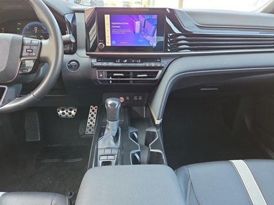 2025 Toyota Camry SE (SE)