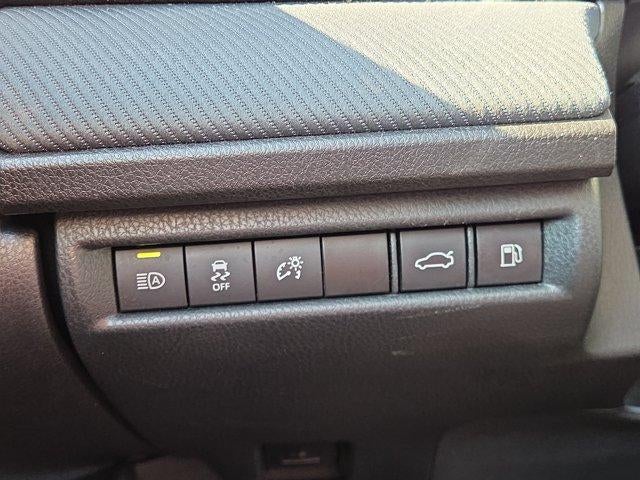 2025 Toyota Camry SE (SE)