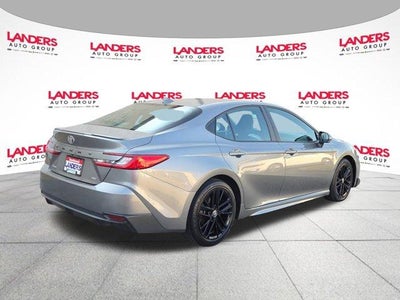 2025 Toyota Camry SE (SE)