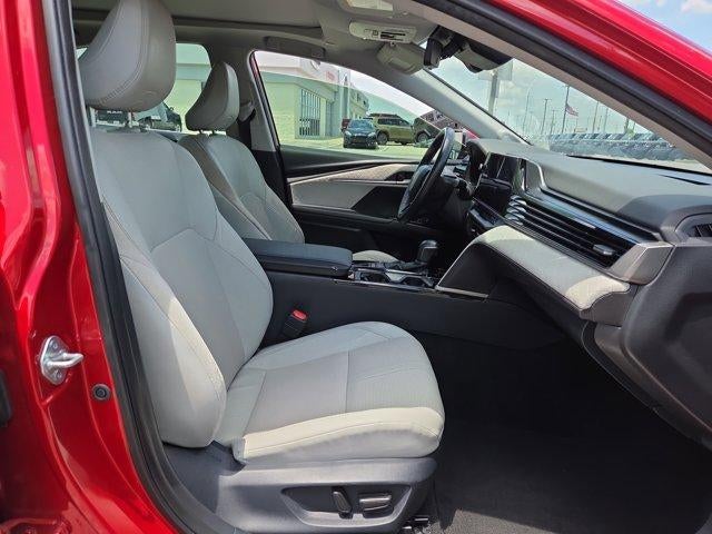 2025 Toyota Camry XLE (SE)