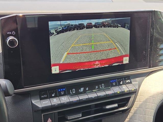 2025 Toyota Camry XLE (SE)