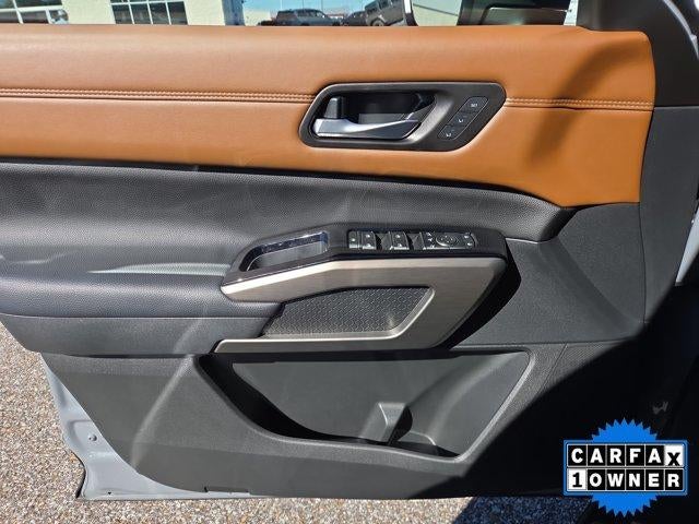 2025 Nissan Pathfinder Platinum 4WD