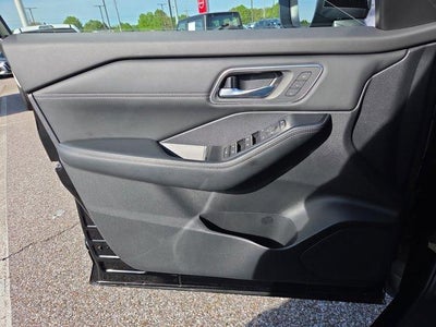 2024 Nissan Rogue FWD Platinum