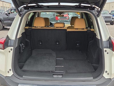 2023 Nissan Rogue AWD Platinum