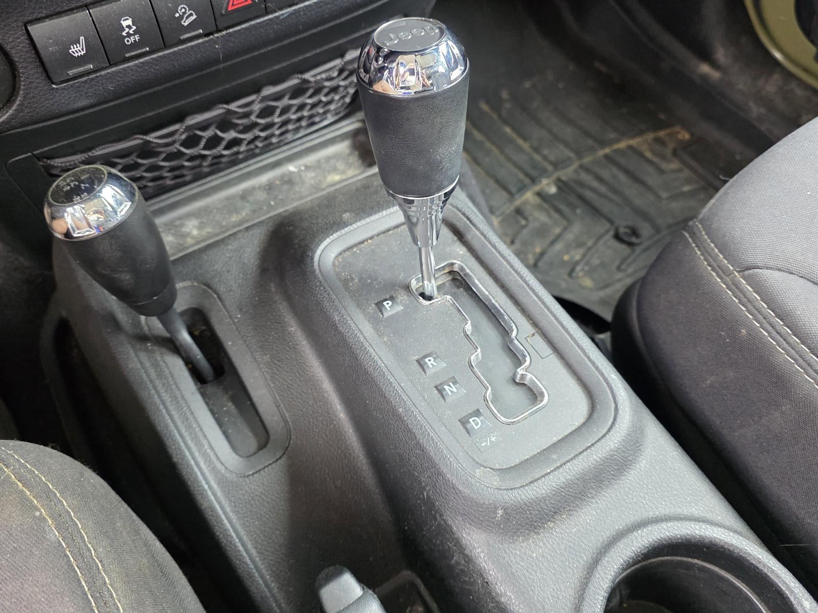 2013 Jeep Wrangler Unlimited 4WD 4dr Sahara