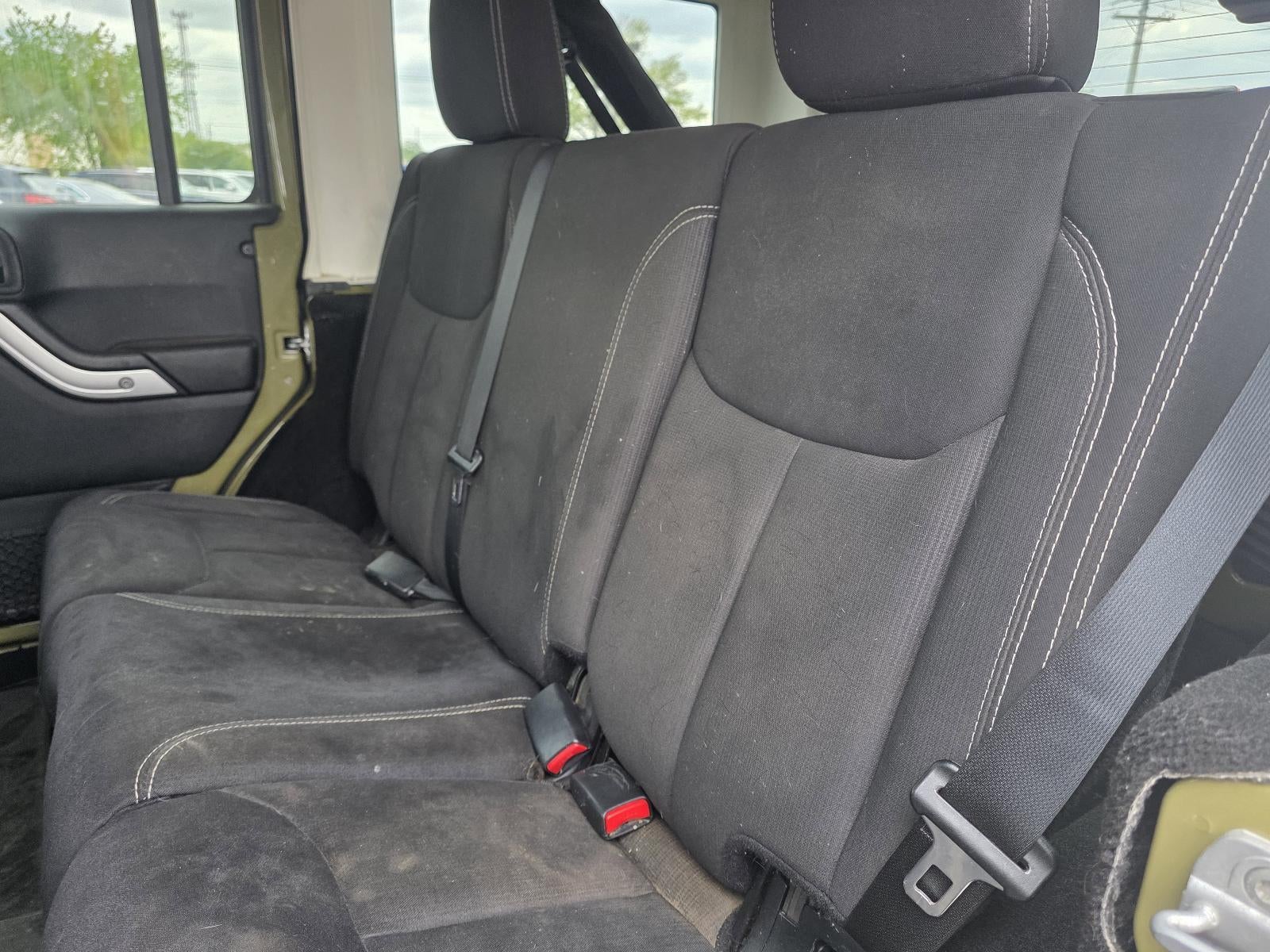 2013 Jeep Wrangler Unlimited 4WD 4dr Sahara