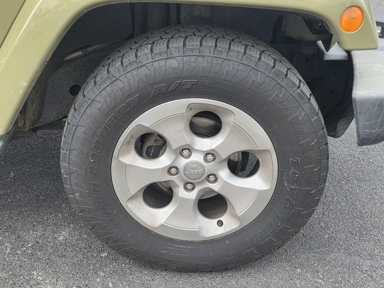 2013 Jeep Wrangler Unlimited 4WD 4dr Sahara