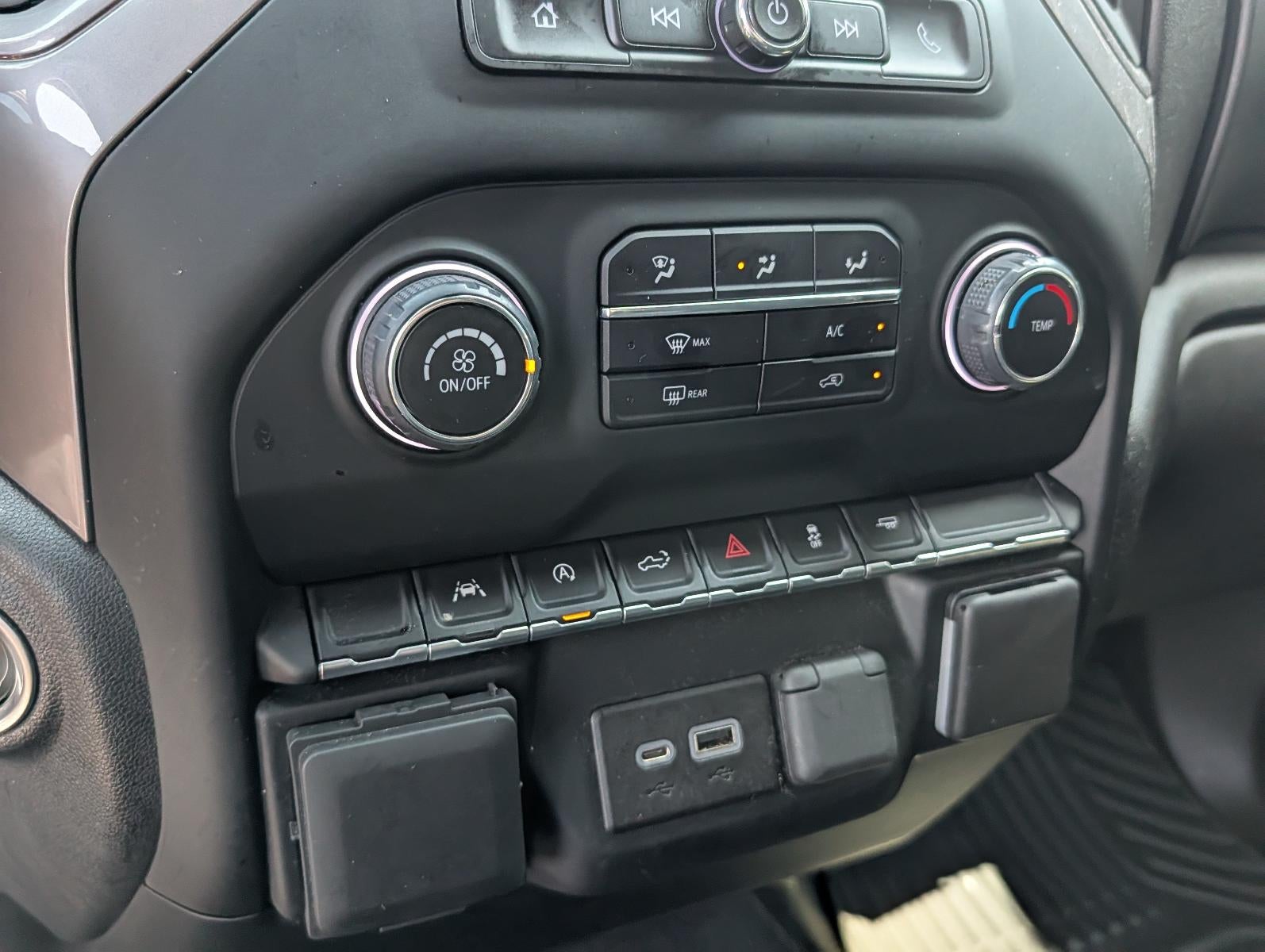 2022 Chevrolet Silverado 1500 Crew Cab Short Box 2-Wheel Drive Custom