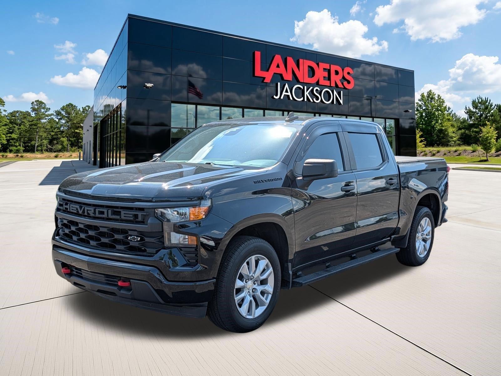 2022 Chevrolet Silverado 1500 Crew Cab Short Box 2-Wheel Drive Custom