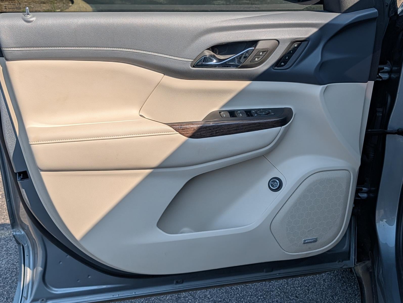 2023 GMC Acadia FWD Denali