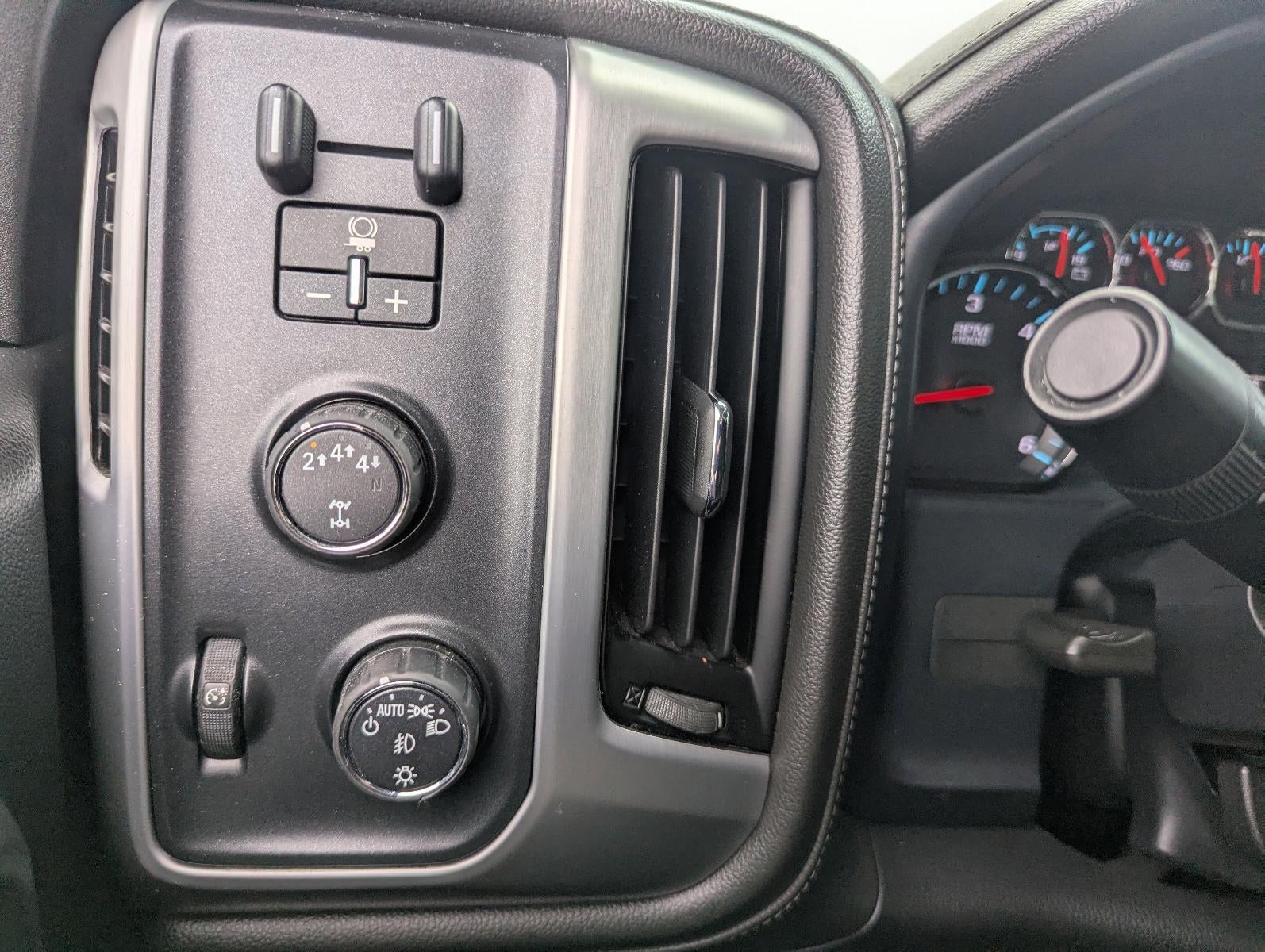 2017 GMC Sierra 2500 HD Double Cab Standard Box 4-Wheel Drive SLE