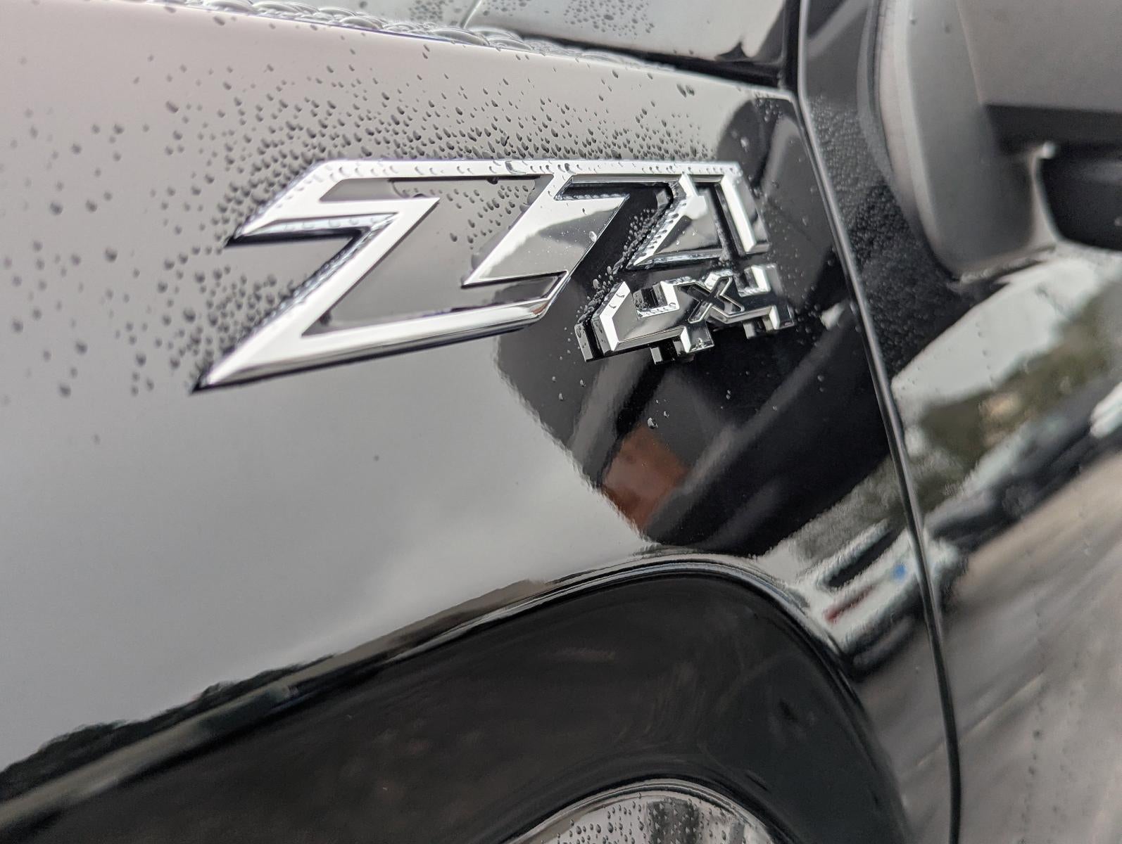 2017 GMC Sierra 2500 HD Double Cab Standard Box 4-Wheel Drive SLE