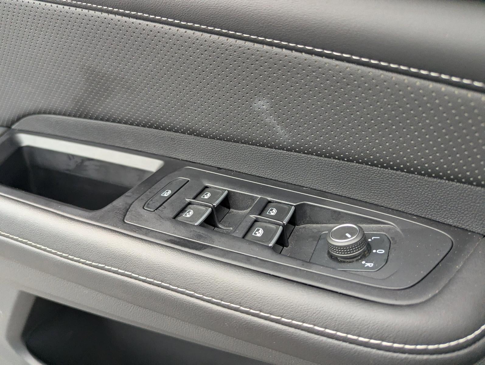 2024 Volkswagen Atlas Cross Sport 2.0T SEL R-Line 4MOTION