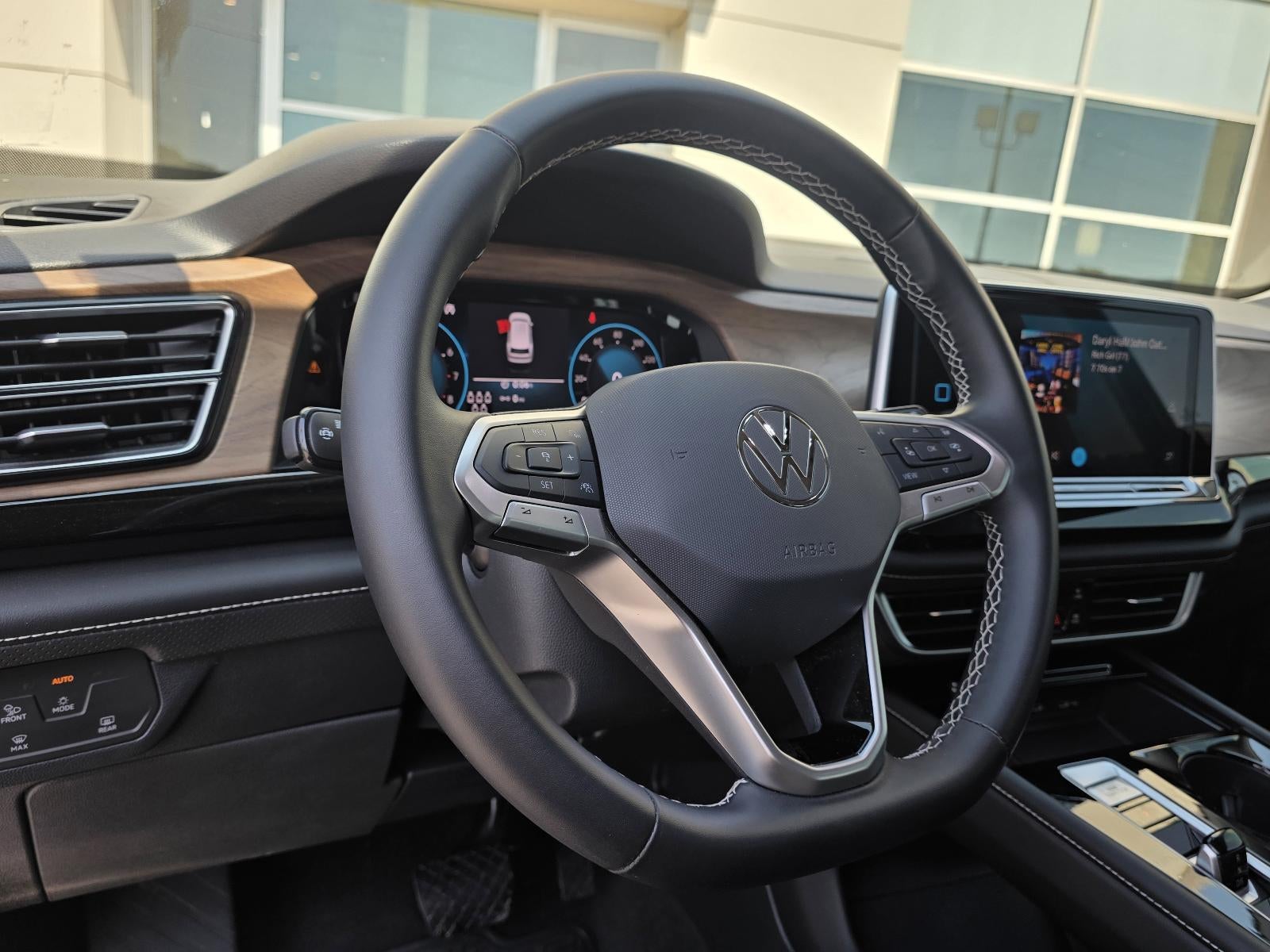 2024 Volkswagen Atlas 2.0T SE w/Technology 4MOTION
