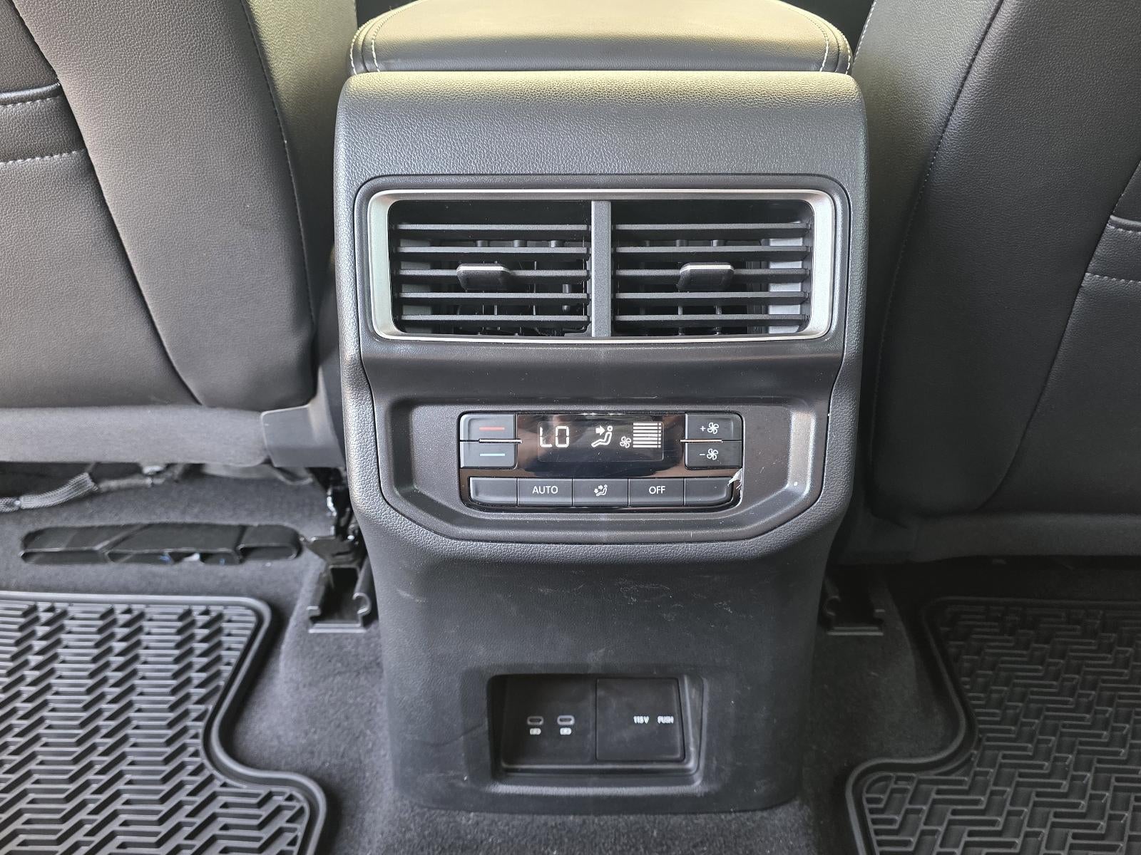 2024 Volkswagen Atlas 2.0T SE w/Technology 4MOTION