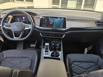 2024 Volkswagen Atlas 2.0T SE w/Technology 4MOTION