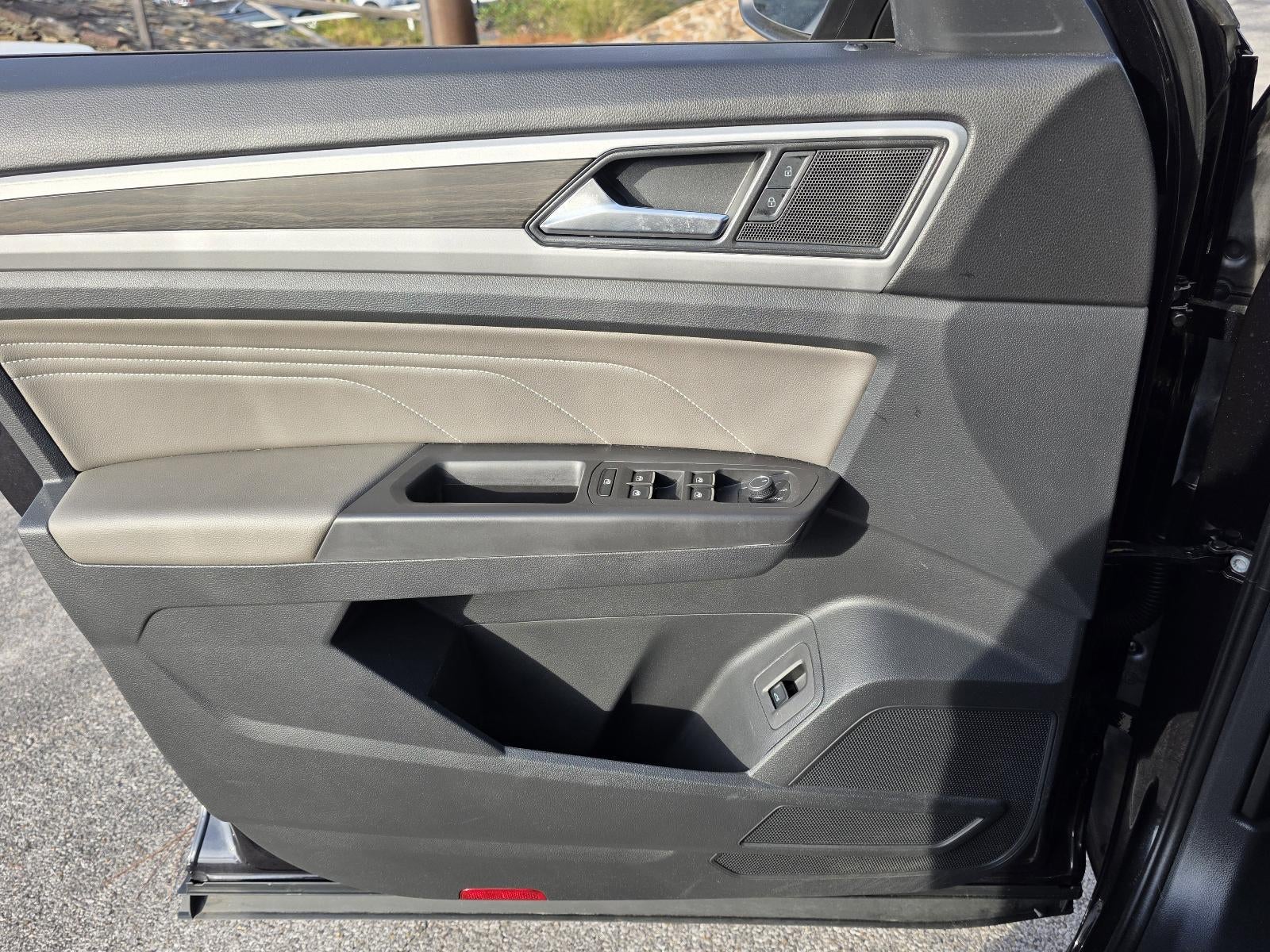 2023 Volkswagen Atlas 3.6L V6 SE w/Technology FWD