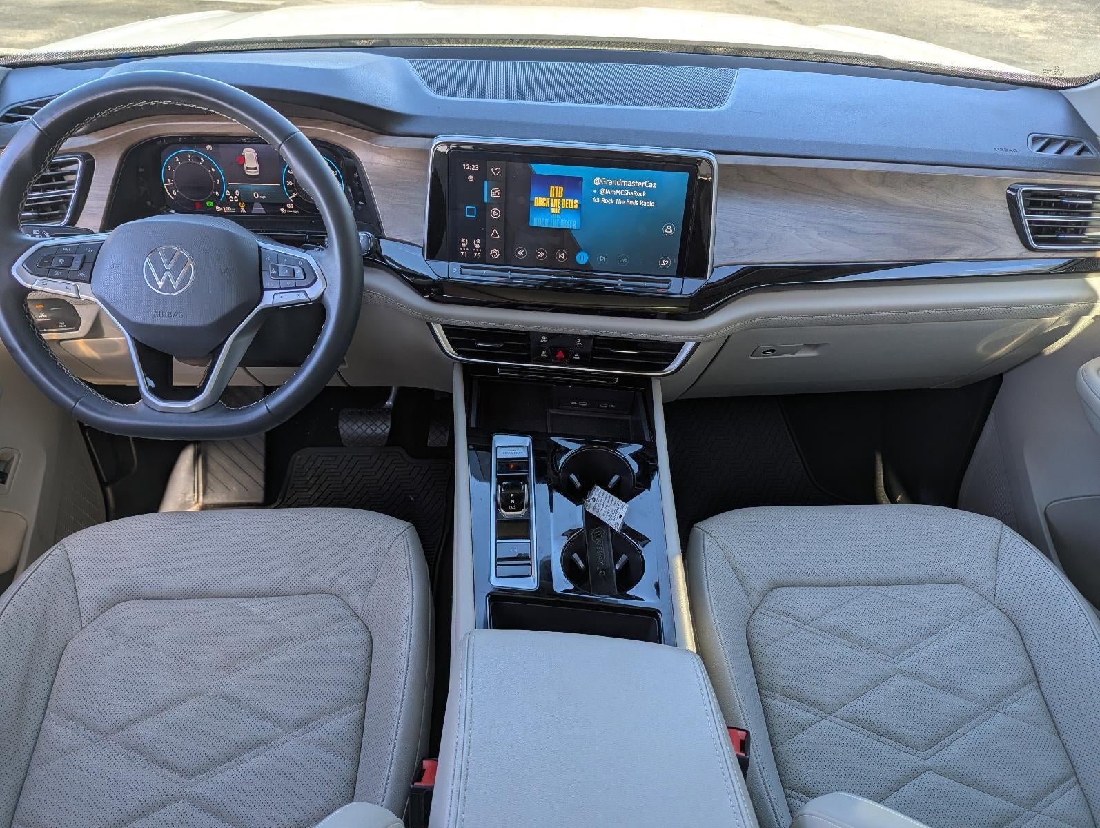 2024 Volkswagen Atlas 2.0T SE w/Technology FWD