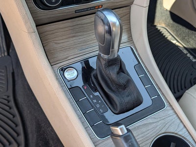 2018 Volkswagen Passat 2.0T SE Auto