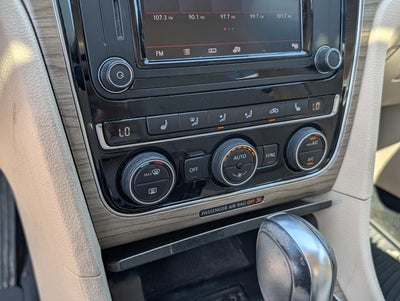 2018 Volkswagen Passat 2.0T SE Auto