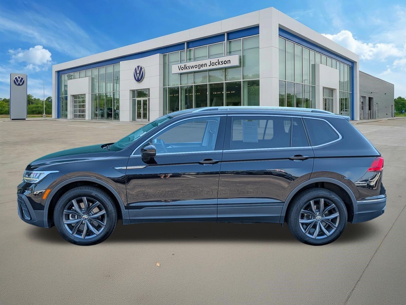 2023 Volkswagen Tiguan 2.0T SE FWD