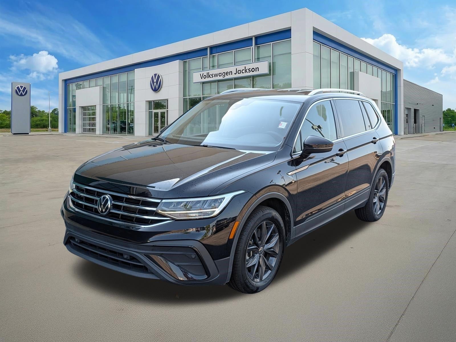 2023 Volkswagen Tiguan 2.0T SE FWD