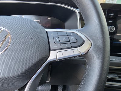 2025 Volkswagen Taos SE Black FWD