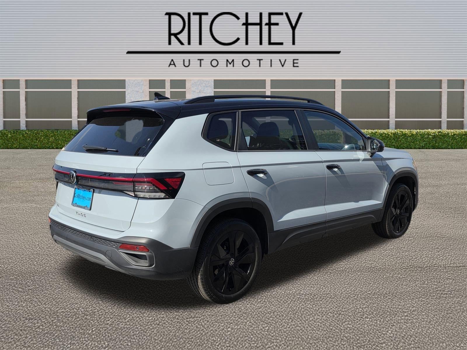 2025 Volkswagen Taos SE Black FWD