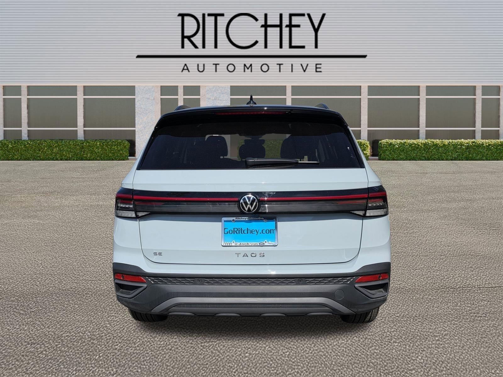 2025 Volkswagen Taos SE Black FWD