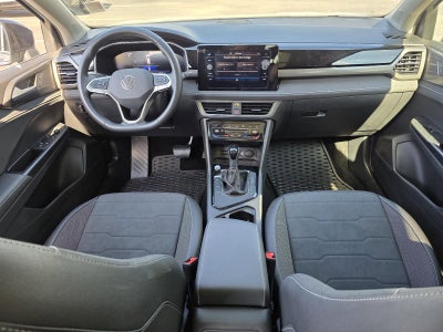 2025 Volkswagen Taos SE Black FWD