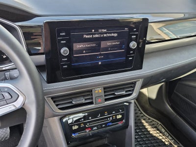 2025 Volkswagen Taos SE Black FWD