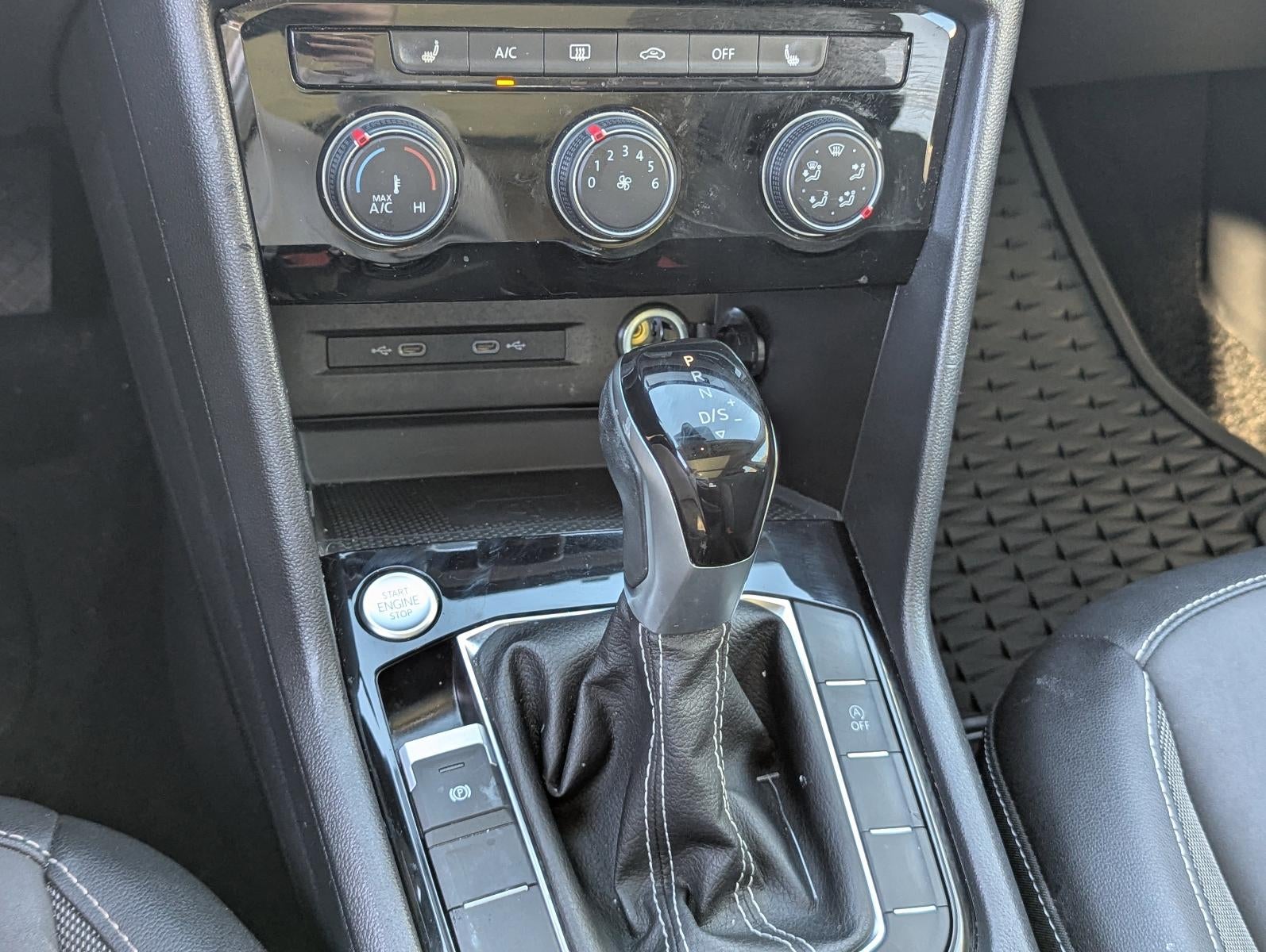 2023 Volkswagen Taos SE FWD