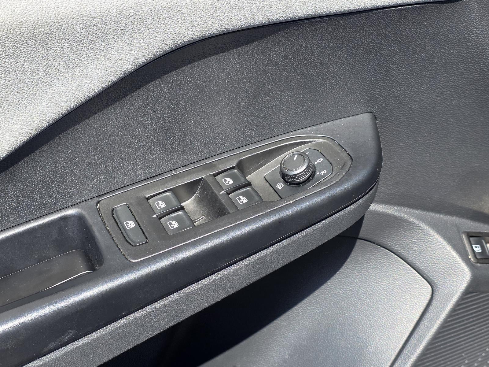 2023 Volkswagen Taos SE FWD