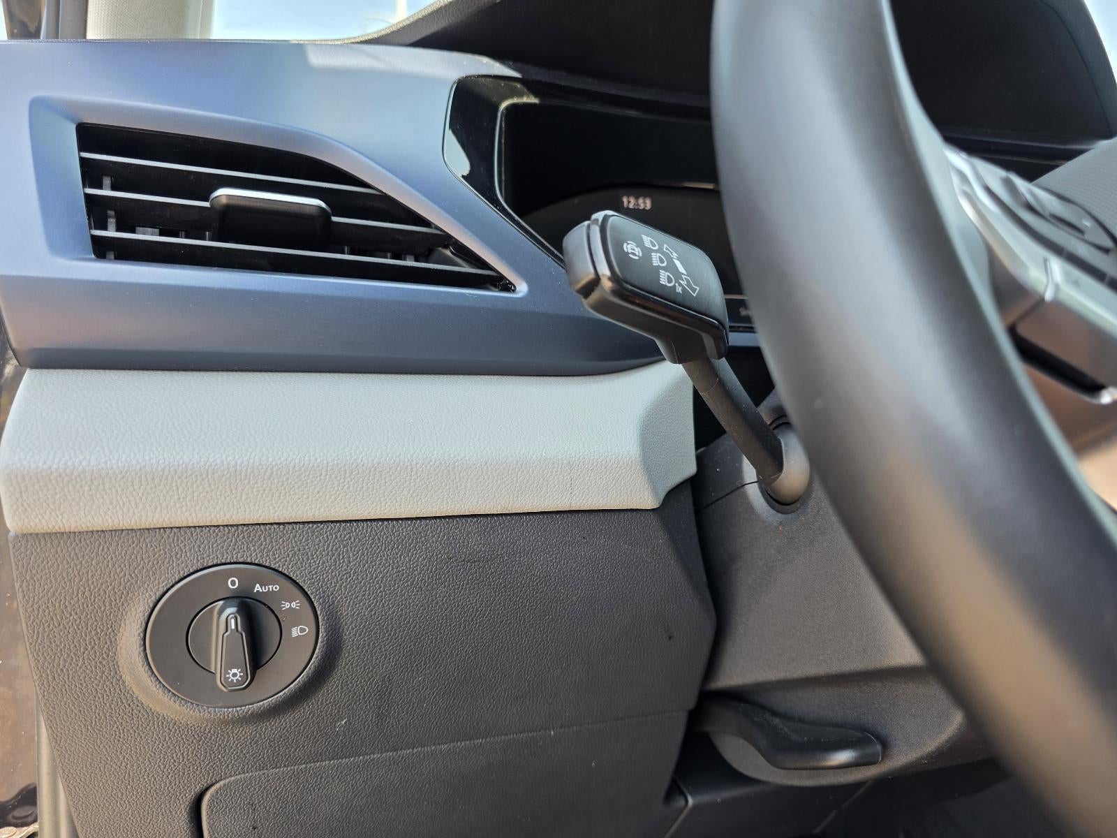 2023 Volkswagen Taos SE FWD