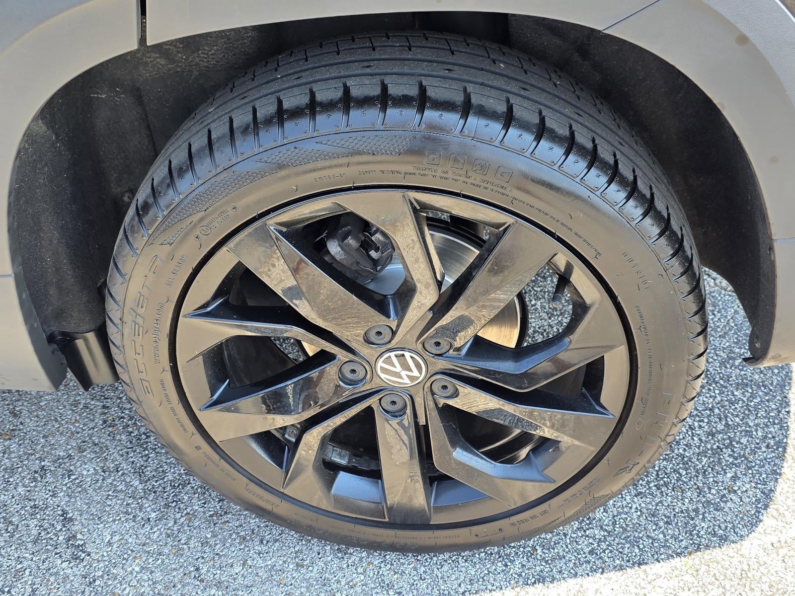 2023 Volkswagen Taos SE FWD