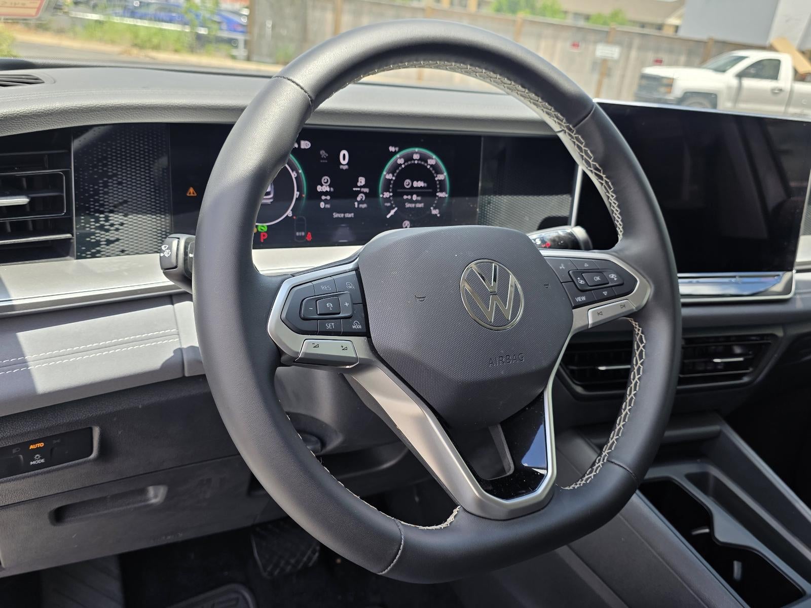 2025 Volkswagen Tiguan 2.0T SE FWD