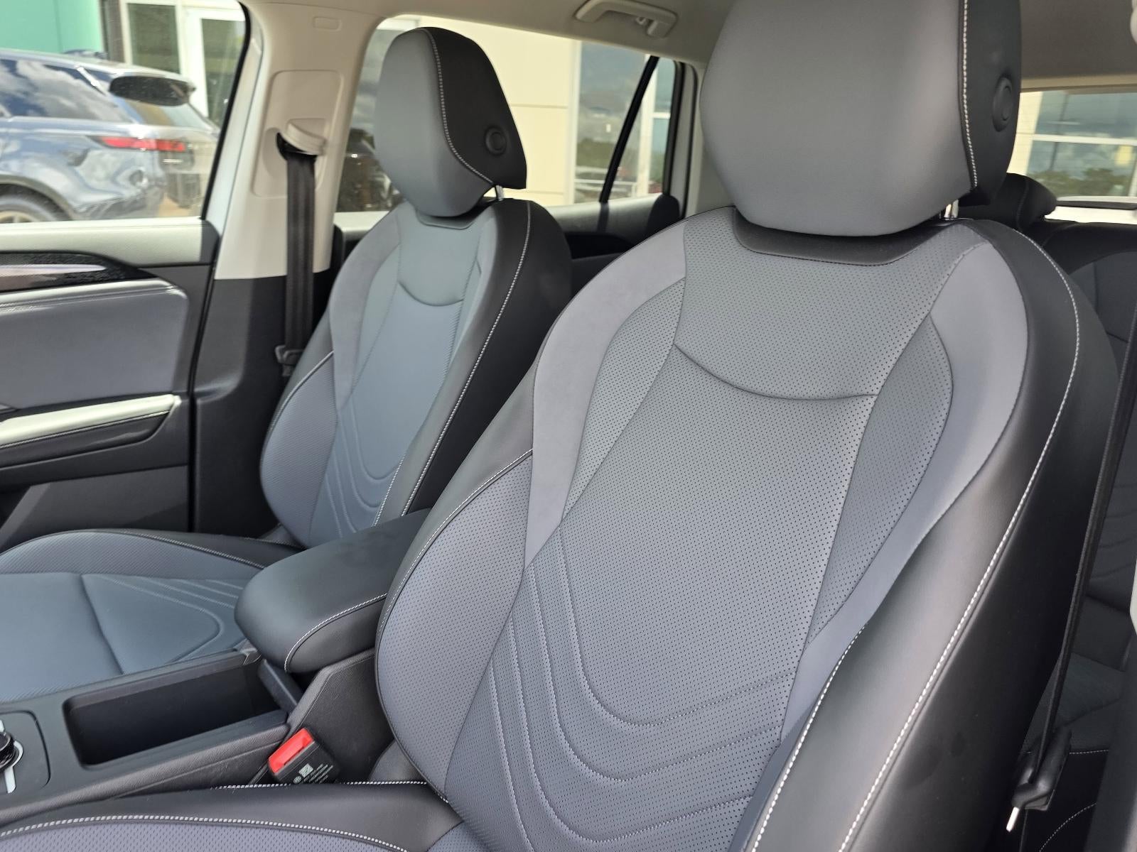 2025 Volkswagen Tiguan 2.0T SE FWD
