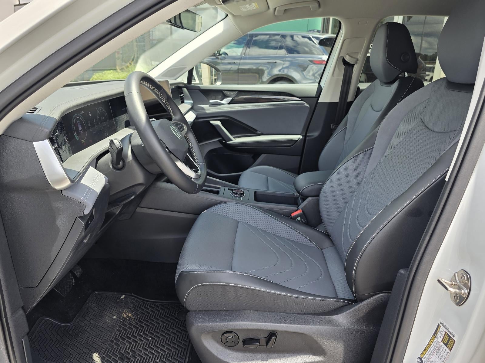 2025 Volkswagen Tiguan 2.0T SE FWD