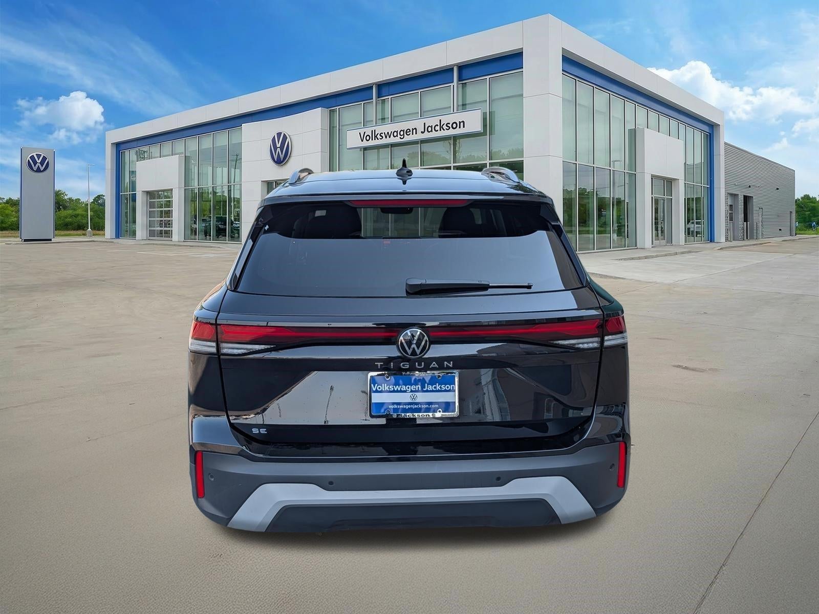 2025 Volkswagen Tiguan 2.0T SE FWD