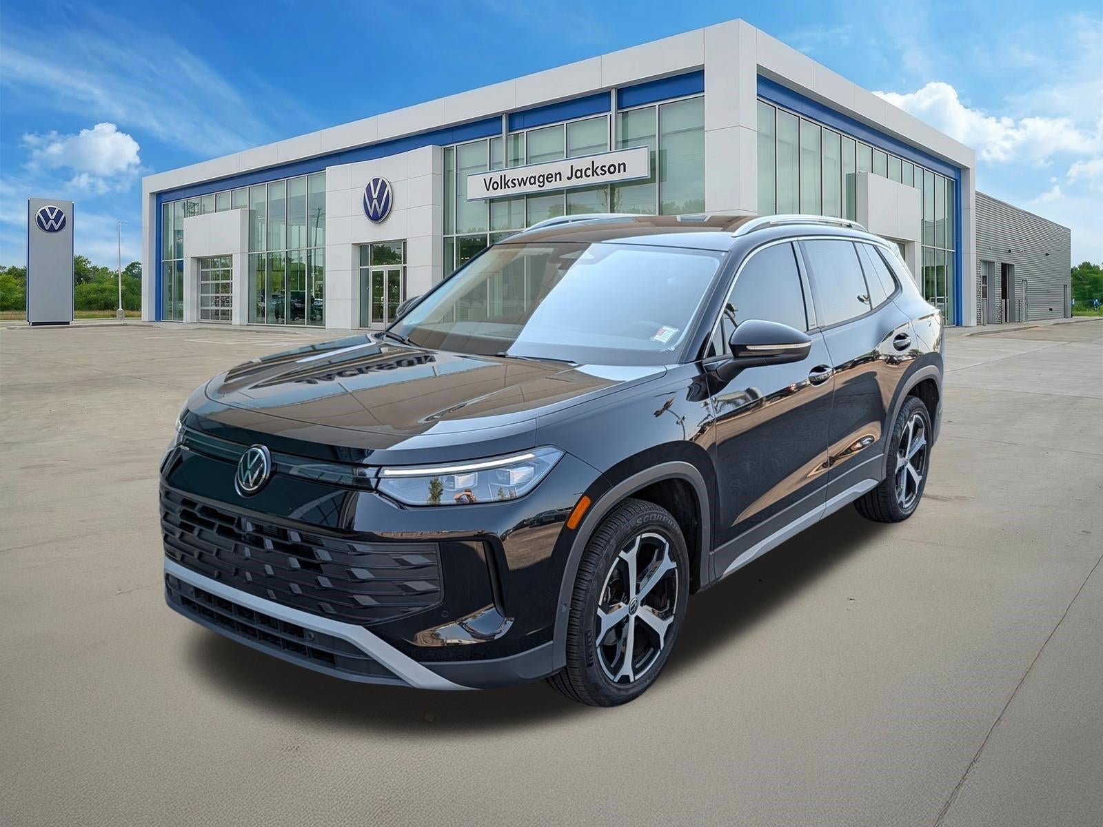 2025 Volkswagen Tiguan 2.0T SE FWD