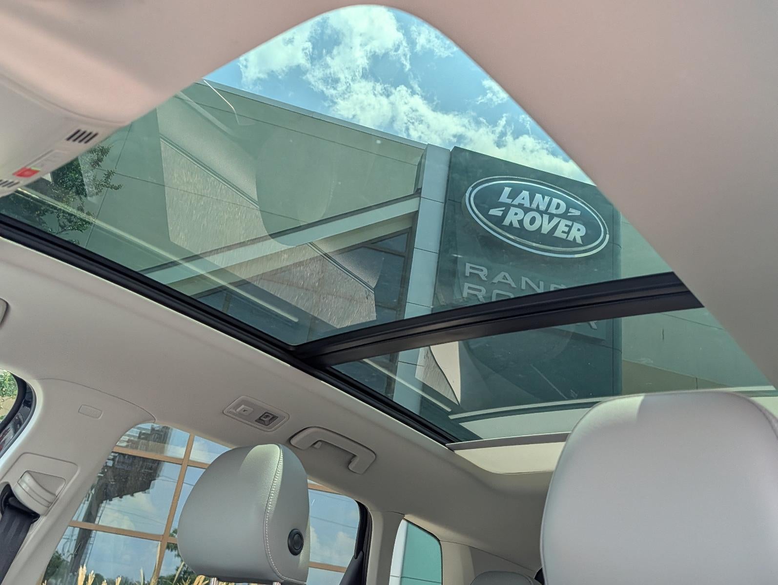 2023 Volkswagen Taos SE 4MOTION *Ltd Avail*