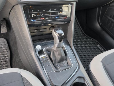 2025 Volkswagen Taos SE FWD