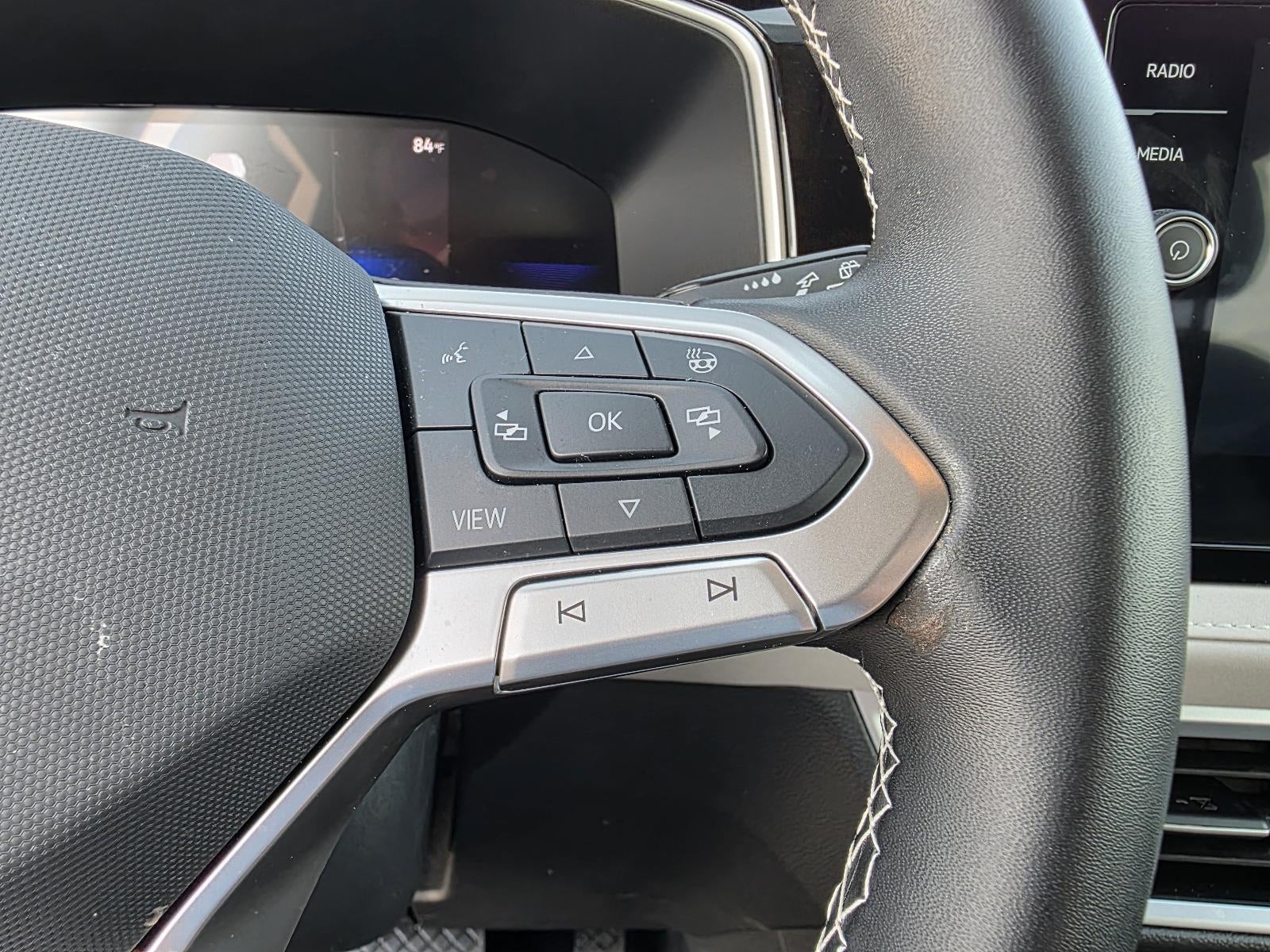 2025 Volkswagen Taos SE FWD