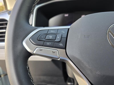 2025 Volkswagen Taos SE FWD