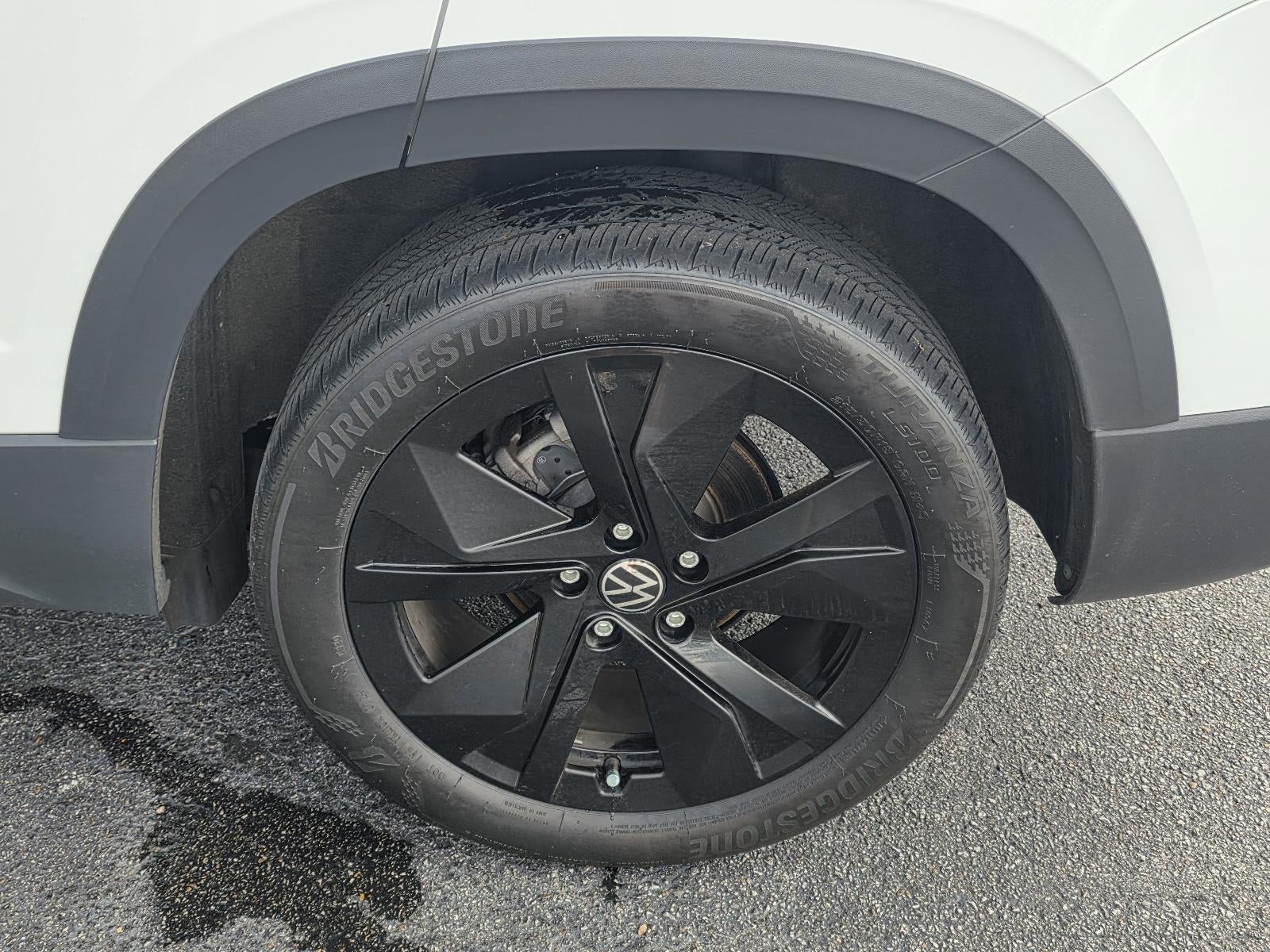 2025 Volkswagen Taos SE FWD