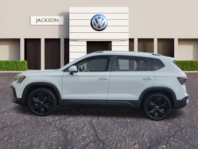 2025 Volkswagen Taos SE FWD