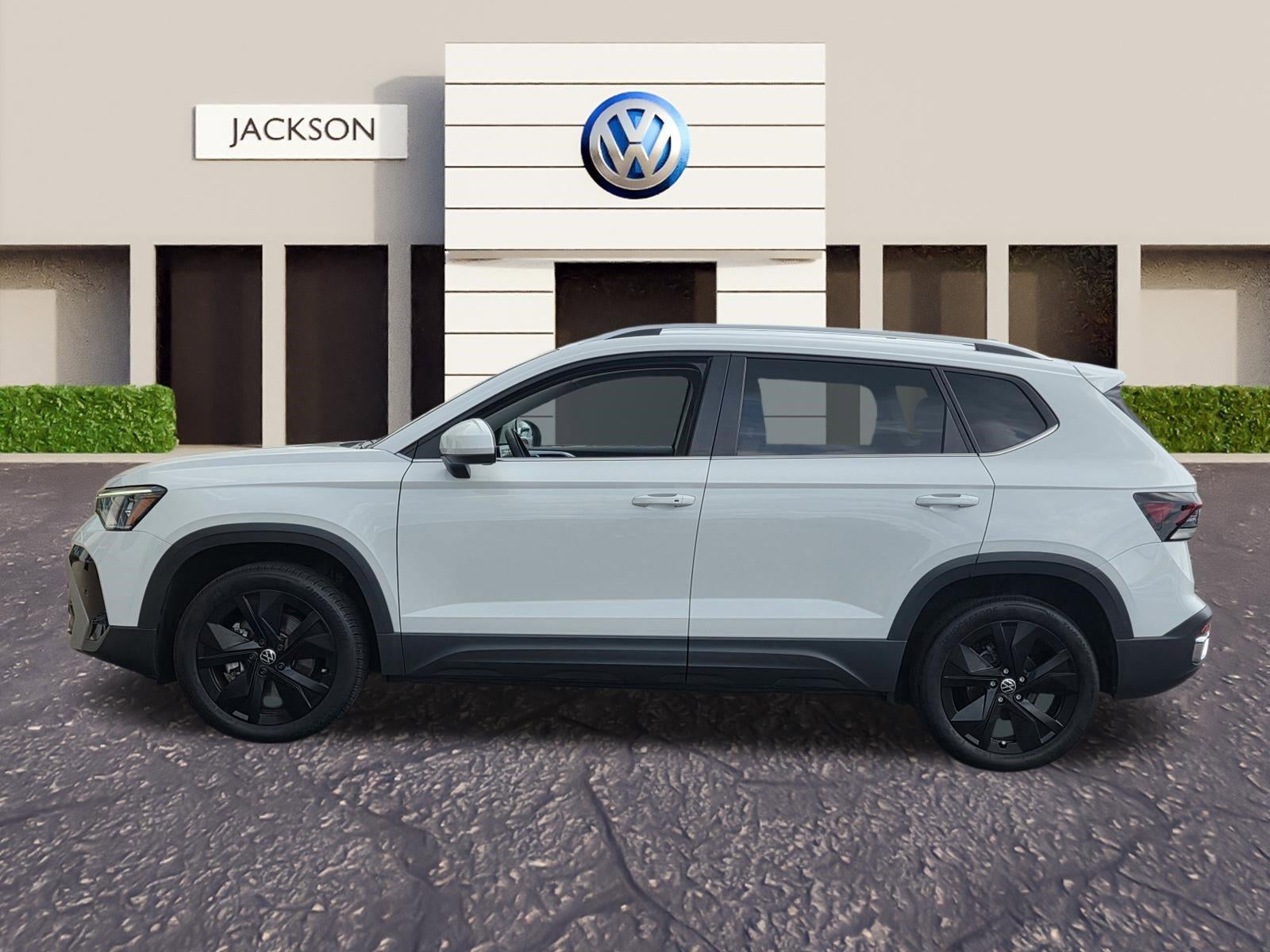 2025 Volkswagen Taos SE FWD