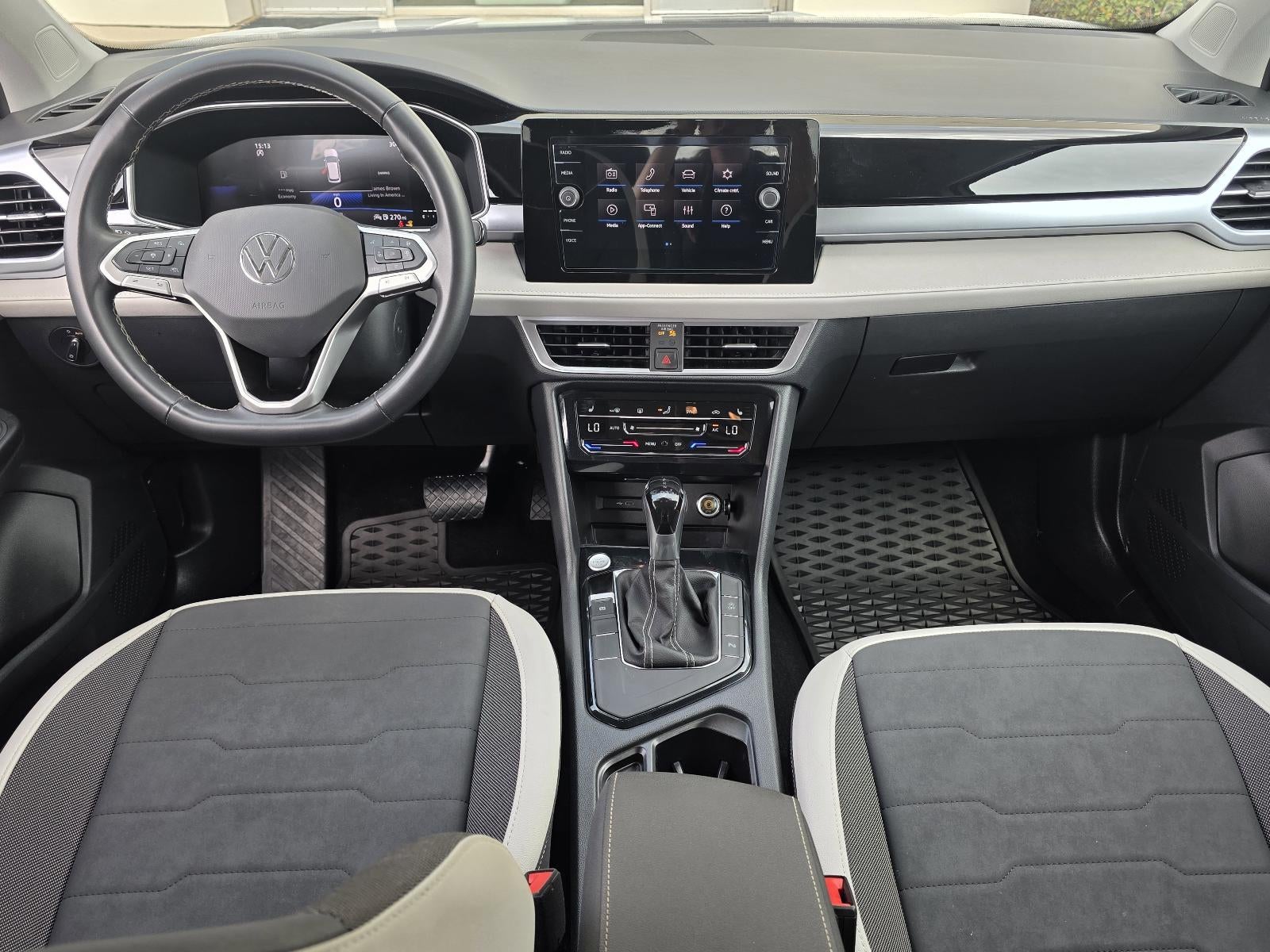 2025 Volkswagen Taos SE FWD